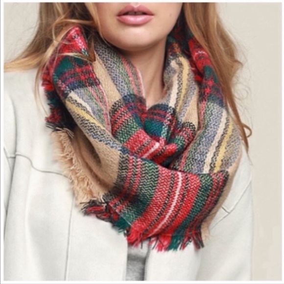 Danalli Accessories - Beige plaid infinity scarf
